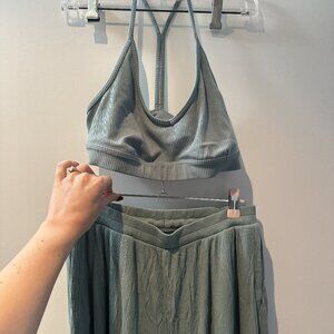 Green Alo Set, Size Medium